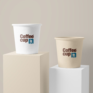 展示臺上的一次性水杯咖啡杯貼圖樣機