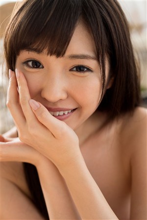裸体露香肩大胆日本性感美胸美女图片