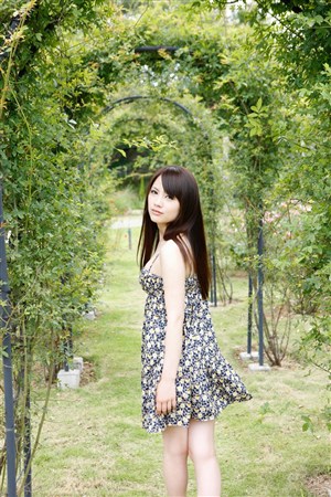唯美长裙美女图片日本嫩模写真