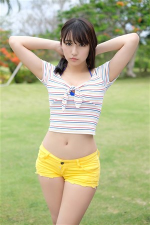 超短裤性感日本美女图片免费下载