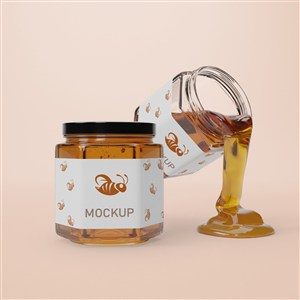 六边形密封玻璃瓶和悬浮倒出蜂蜜的玻璃瓶贴图样机