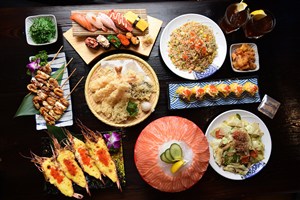 日本料理大餐三文鱼生鲜美食图片