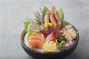 日本料理刺身海鲜日式寿司冷盘美食图片