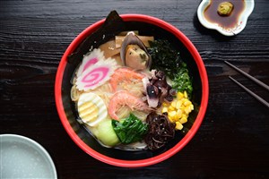 日本料理美食日式豚骨拉面图片
