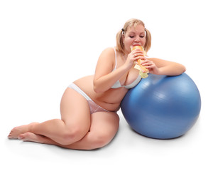 吃油腻食物减肥失败的女子健身图片