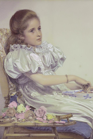 躺椅上穿着紫色长裙的女孩人物油画图片