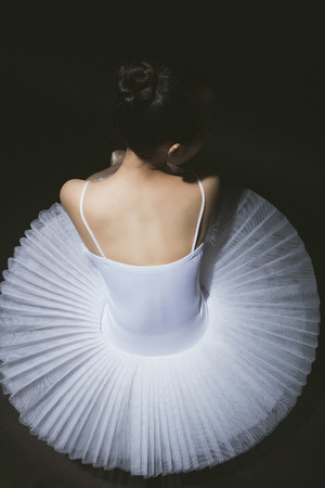 芭蕾舞蹈家气质美女背影图片