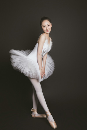 天鹅湖芭蕾舞少女清纯美女图片
