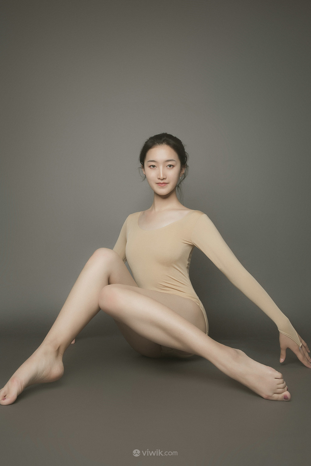 国产精品素颜系列舞蹈生女大学生艺术照图片