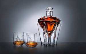 水晶玻璃威士忌洋酒高清图片