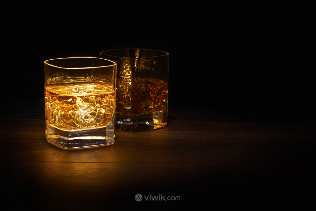灯光氛围酒水洋酒威士忌图片