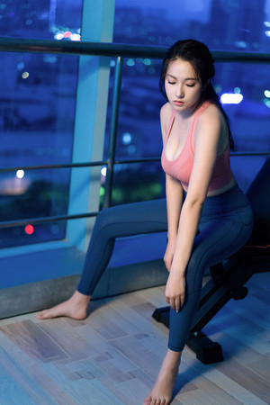 日韩伦理电影健身房性感美女图片