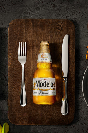 啤酒刀叉西餐餐饮美食摄影图片