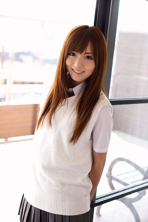 日本美女私房照制服美女写真图片