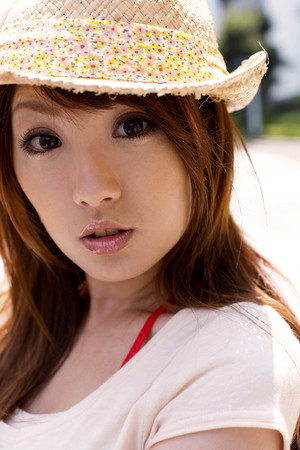 戴草帽的女生头像真人日本美女图片