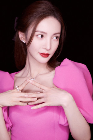 中国女明星写真气质美女金晨图片