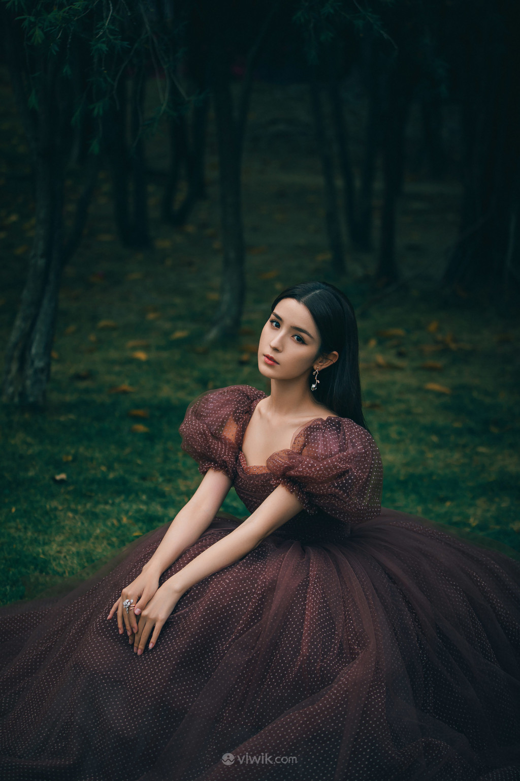 森林公主哈尼克孜氛围感写真照美女私房照图片