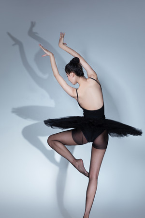 黑絲襪芭蕾舞美女背影寫真圖片