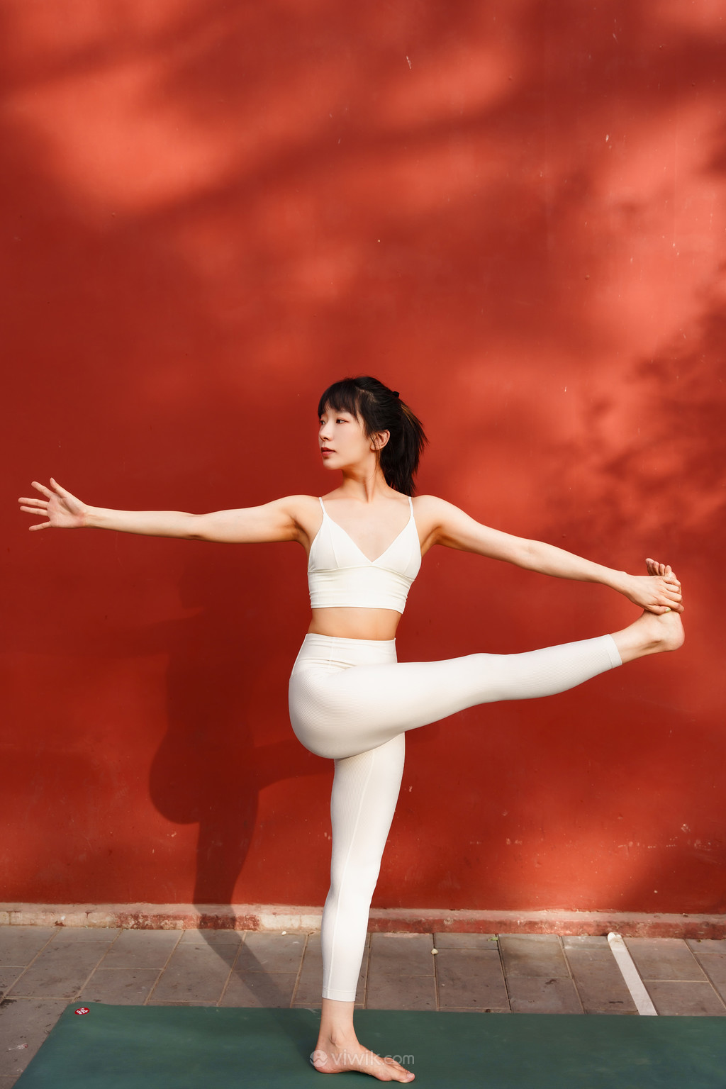 国产精品素颜系列瑜伽美女图片