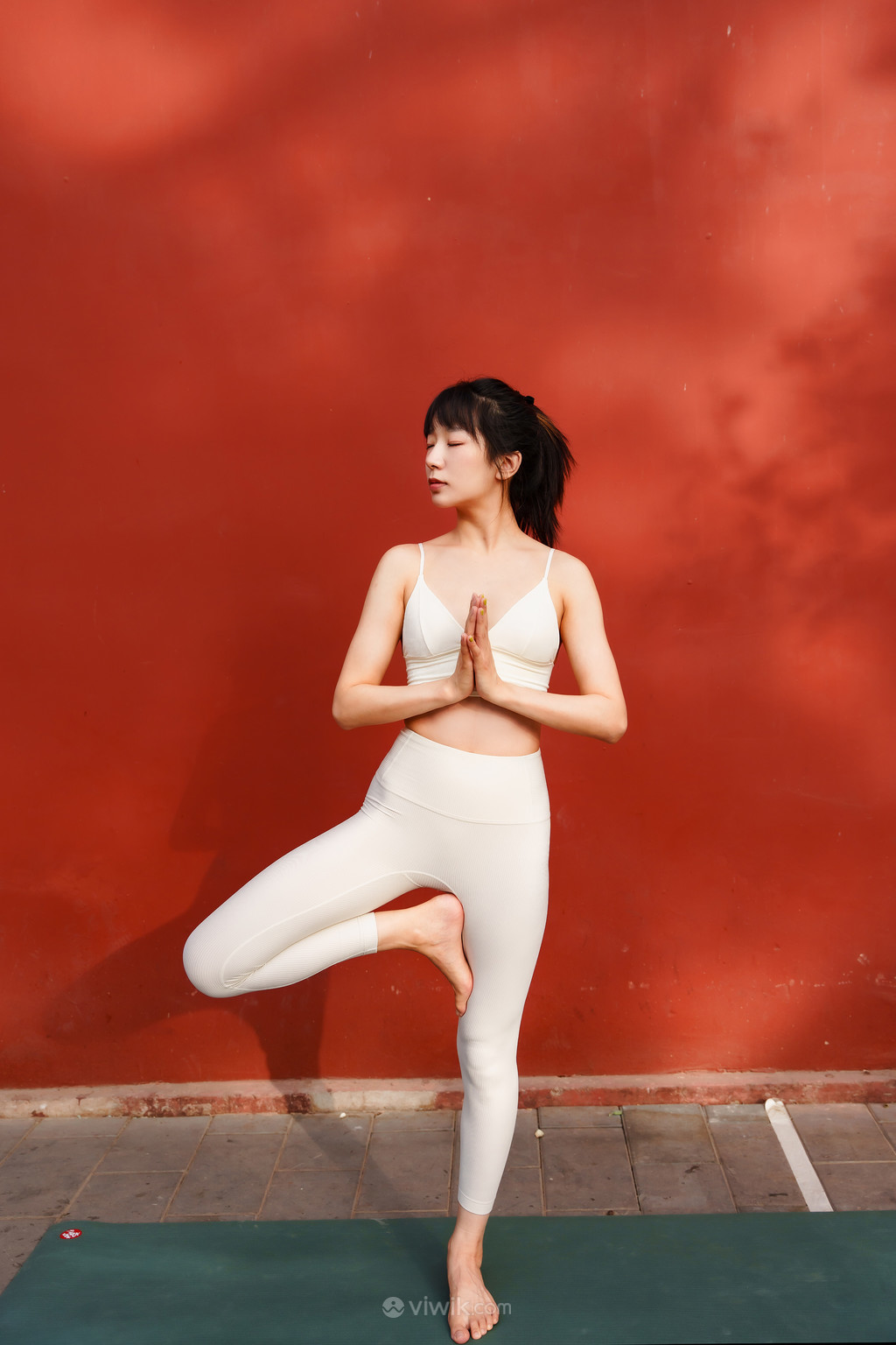 紧身裤瑜伽美女写真图片