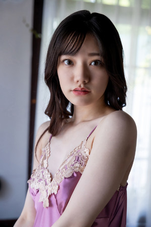 日本性感美女吊带睡裙美女图片