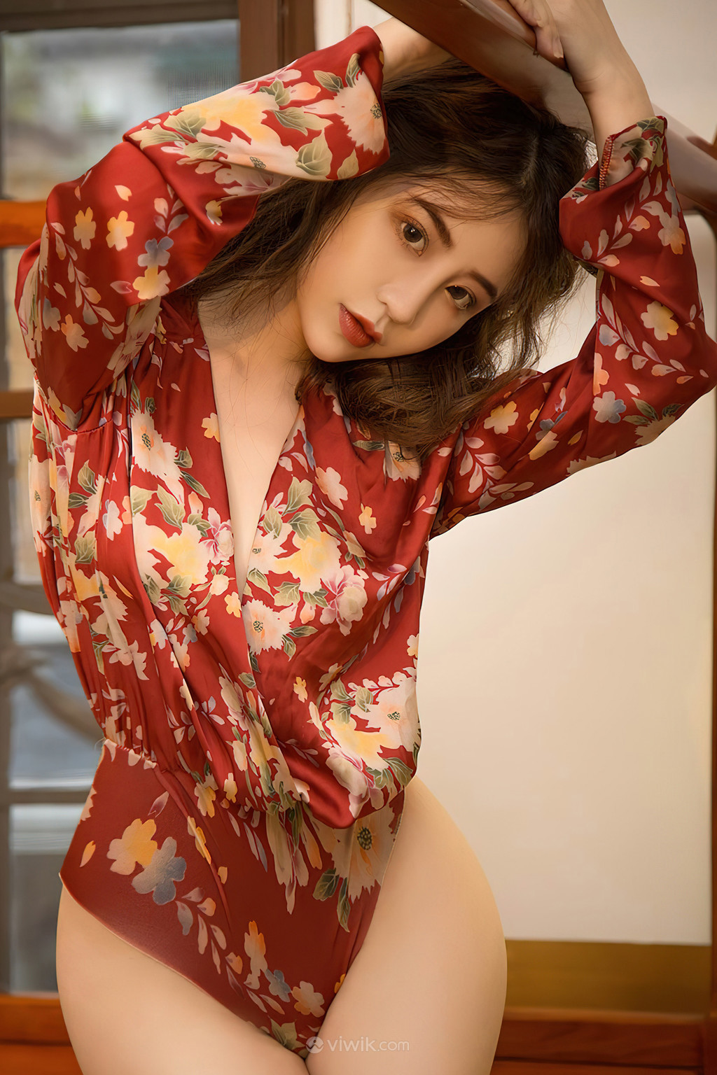 日韩高清无码连体衣美女性感写真图片