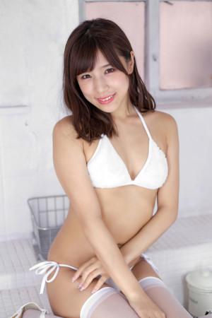 日本无码比基尼泳装美女图片